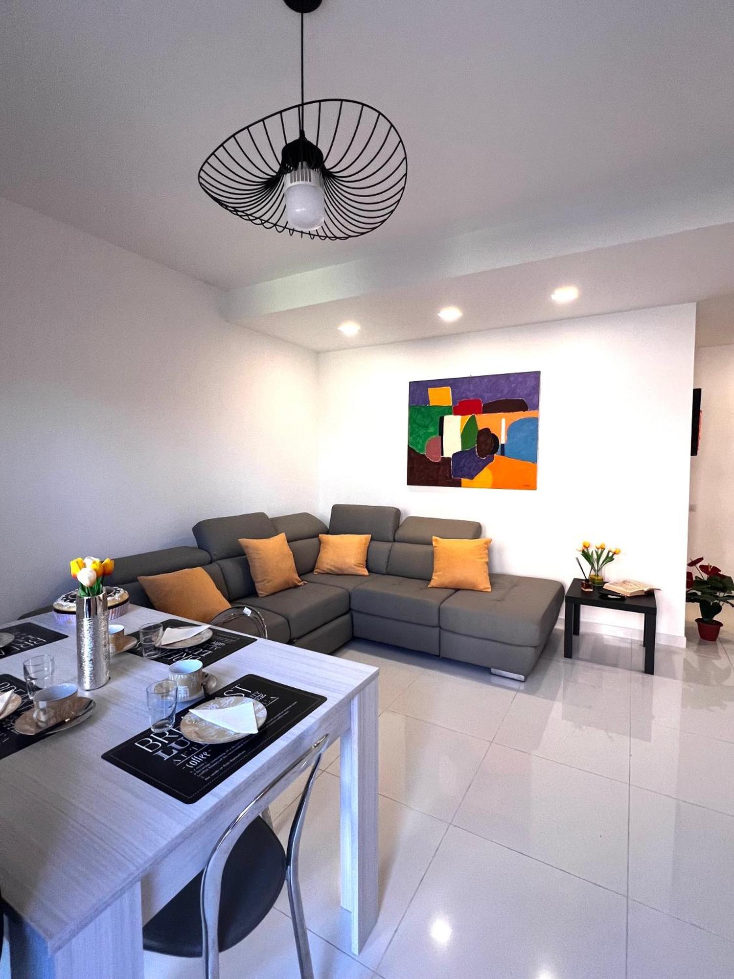 Roma Airport Sky Apartments 피우미치노 외부 사진