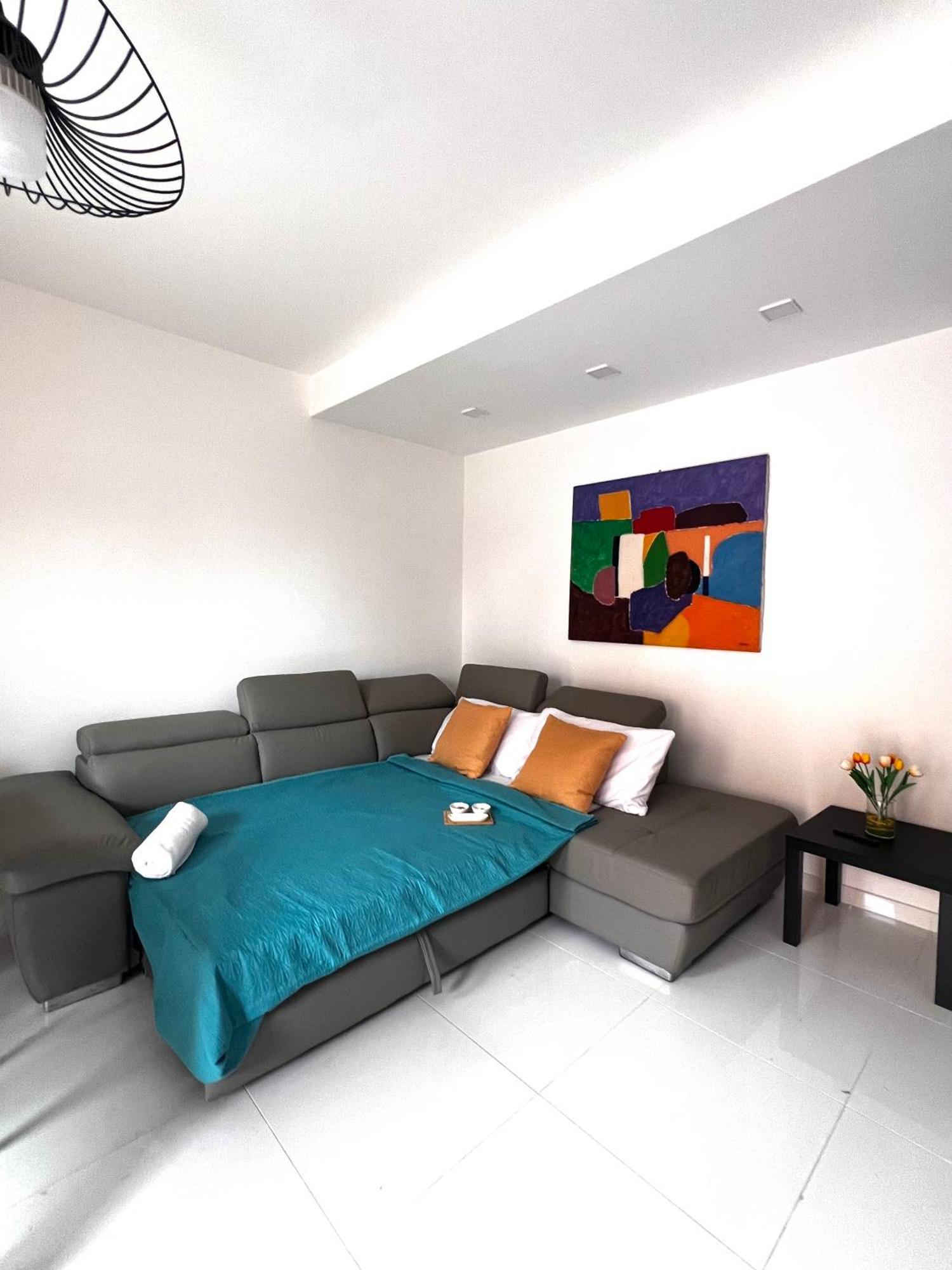 Roma Airport Sky Apartments 피우미치노 외부 사진